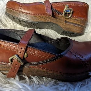 Women's Dansko Brown Leather Mary Janes Size 7/37